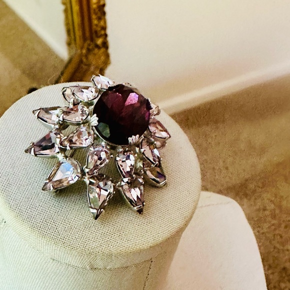 Vintage SCHREINER Rhinestone Brooch - Picture 13 of 15